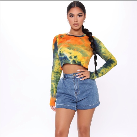 Heart & Hips Crop Top - Picture 2 of 7